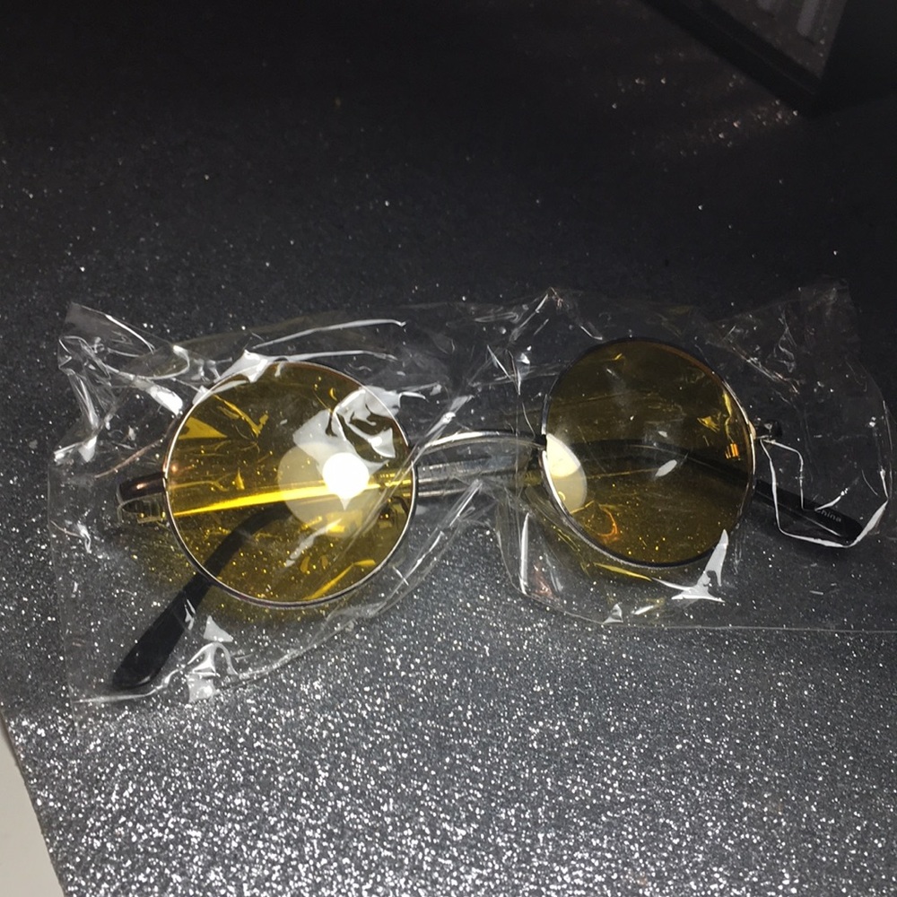 Sunglasses - Picture 2 of 3